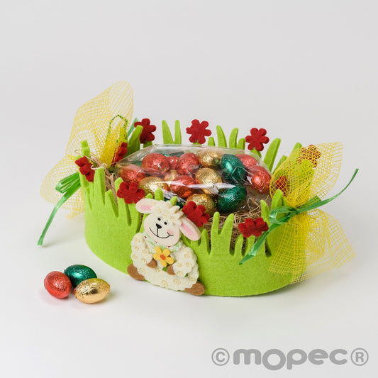 Cesta ovejita y flores rojas 22huevos praliné grande*